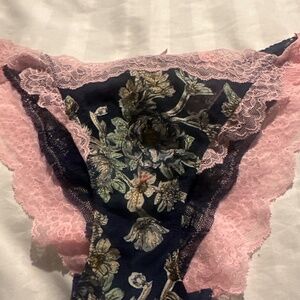 Victorias Secret Lace Trim Cheekini Panty Med New